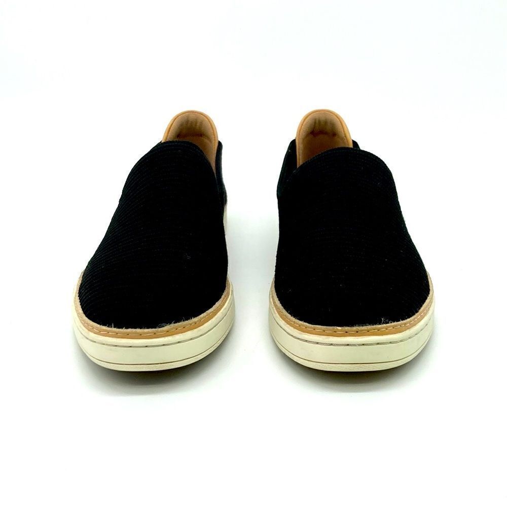 UGG Sammy Slip On - Picture 2 of 9